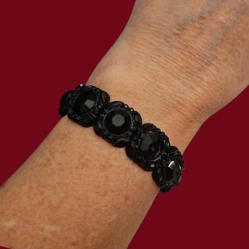 Vintage Jet Black Gothic Metal Stretch Bracelet